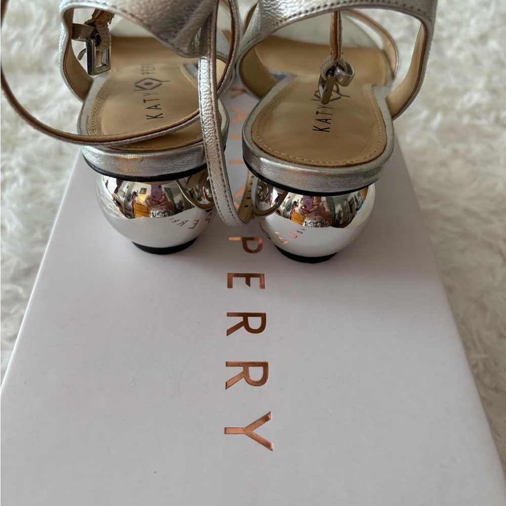 Katy Perry Collections Silver Sandals Elegant Open-Toe Design
Clean wore twice - Picture 6 of 9